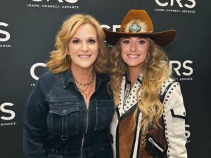 Trisha Yearwood Instagram - I got to chat with the reigning Entertainer of the Year today at @crsofficial. No big deal! @laineywilson, I called my sister right after to tell her you’re pretty cool. Thank you for today!