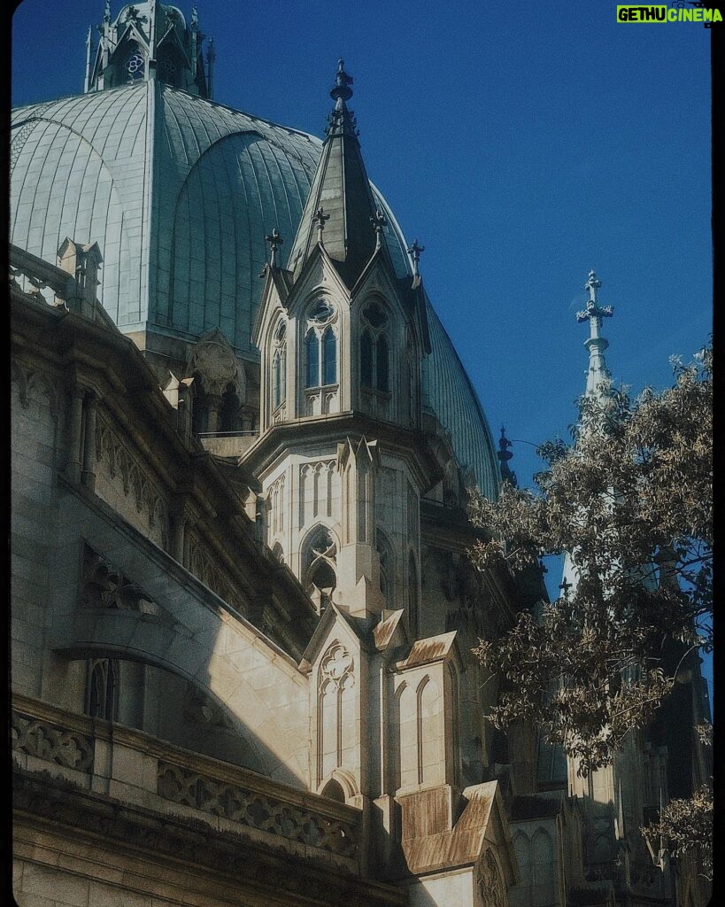 Triz Pariz Instagram - eu e a catedral da sé