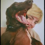 Triz Pariz Instagram - quando eu tava com esse cabelo tava cansada da minha cara agora que olho sinto saudades... pra vc ver, o ser humano só valoriza quando não tem mais #reflita parece que já fazem 80 anos... agora eu tô exatamente com o cabelo oposto, qual vcs preferem? imagina um loiro longo... 😳 mais uma vez compartilhando que estou ausente por conta de projetos profissionais e estudo, tenho prazos curtos e muita coisa sendo feita, inclusive comprei varias paradas novas pra quando voltar ativamente, tipo argila, madeira pra entalhe, produtos malucos de make artística, maquina de abrir massa de cozinha, batedeira planetária, material pra confecção de máscaras, bonecos de 1.99 pra fundir e criar monstros (tipo toy story 1)... isso tudo distribuído pelas minhas redes em vídeos de estilos diferentes, então por favor, nao me abandonem! prometo que vai valer a pena hihihi!