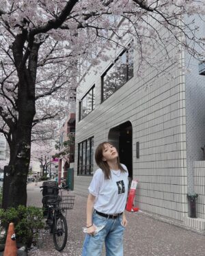 Tsubasa Honda Instagram - 🌸
@zozotown と101回目のプロポーズのコラボtシャツ
i never die because i love you.
名台詞の英語版がバックプリントされてます🫡
#101回目のプロポーズ 
#zozotown購入品