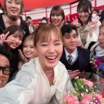 Tsubasa Honda Instagram – 💋
中居さん宮川さんラブ子のみなさん、スタッフのみなさん、
そして番組を見てくれていたみなさん。
本当にありがとうございました。
ラブ子達のリアルな恋愛をみてｷｭﾝｷｭﾝしたり
そんな恋愛あるの！？と驚かされたり☺️
あーだこーだ言ってたくさん笑って
本当に楽しい時間を過ごすことができました🙇‍♀️
最後に自撮りで集合写真撮ったのですが
結構たくさん撮ったのに唯一全員のokが出たのが
みんながめちゃくちゃ自由なこの写真で😂　
そんなところも夜なラブらしい気がしました🍒
それではまたどこかで。