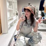 Tsubasa Honda Instagram - 🦷👣 @temporary_tokyo でTシャツを💸 mikeポップコーンのおいしさに改めて気づいた5月でした。 がぶがhikakin人形気に入っています🧸 #🥱 #ほんだのふく