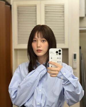 Tsubasa Honda Instagram - 📱
この時期に自撮り上げたら
新しいiPhoneで撮ったと思いますよね🤳