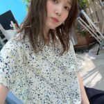 Tsubasa Honda Instagram - 🌻⛱️ @globalwork_official のさらさらリラックストップスの撮影時📷 このトップス本当に良いなって思うのは 身体のラインを拾いにくいのにストンとしたシルエットと袖の絶妙な長さが いろんな悩みをケアしてくれて、かつ Tシャツだとカジュアルすぎで シャツだとかっちりしすぎるみたいな時に なんともフィットしてくれるお洋服だと思いながら撮影しておりました😌 #globalwork