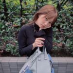 Tsubasa Honda Instagram - 🫂 loeweが日本に来てから約半世紀🤭ということで ロエベ日本展開50周年限定コレクション 「TOKYO1973」の登場です🗼 ハンモックバッグの上品さを兼ね備えつつ カジュアルさもある素敵限定バッグです😮‍💨 シンプルな格好にも合うなぁ #ロエベ　#loewe #loewe50
