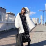 Tsubasa Honda Instagram - 🐳 久しぶりのモノトーン🐼 @verybrain のセットアップ形がほんと綺麗で お腹引っ込めよう。 トートバッグは @deim_official の ショップバッグです👜 #空の青さよ #ほんだのふく