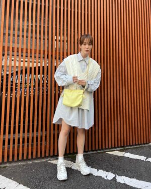 Tsubasa Honda Instagram - 🌬
風が強くて花粉が多くて暖かい超えて暑かったり
と思えば寒かったり忙しいですね🫡
お腹空いた🫠
爽やかさ全開の日
👔 @maisonmargiela 
🦺 @gallardagalante 
👜 @loewe 
👟 @beautifulpeople_officialsite 
#ゴル3の沼から出れない
#ほんだのふく