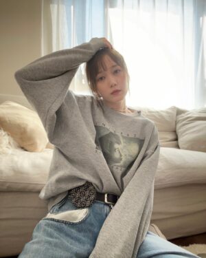 Tsubasa Honda Instagram - 🪙
@loewe のコインケース🙆‍♀️
最近はarkというゲームにはまっていますどうぶつの森を最上級リアル理不尽にした感じのゲムです🦖たのしい🦖
#ほんだのふく
#ark
#ピースｩ