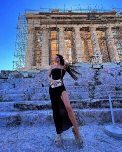 Tuğçe Özbudak Instagram - Athina’da yangın çıkmadan 1-2 saat önce🤭🔥🤎🏛️🇬🇷
