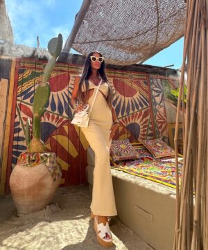 Tuğçe Özbudak Instagram - Tam benlik yerlerdeyim🌵🔥🍸