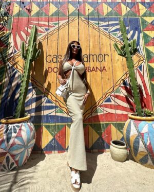 Tuğçe Özbudak Instagram - Tam benlik yerlerdeyim🌵🔥🍸