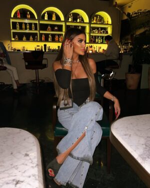 Tuğçe Özbudak Instagram - Kutlamalar başlasın🥳 3 gün sonra doğum günüm🤫