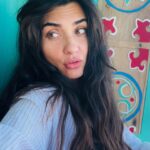 Tuba Büyüküstün Instagram - Mavi, kırmızı ve beyaz bir Bodrum gününden.. denizden esen tuz kokusu.. 🤍🕊️