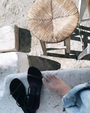 Tuba Büyüküstün Instagram - Mavi, kırmızı ve beyaz bir Bodrum gününden.. denizden esen tuz kokusu.. 🤍🕊️