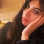 Tuba Büyüküstün Instagram - Some moments to remember, some feelings to keep on my face, in my heart.. always thankful..🤍 #paris #street #smile #moment