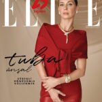 Tuba Ünsal Instagram - ELLE 25 YAŞINDA! İşte yedinci kapağımız! «SÜREKLİ DÖNÜŞÜMLE GÜÇLENMEK» Tuba Ünsal’ı ekranda ilk gördüğümüzde 15 yaşındaydı. O günden beri hayatının pek çok değişik duygusal ve kreatif yolculuğuna şahit olduk; gelişimini, vizyonunu ve özellikle moda oyunundaki kendine has yorumlarını yakından takip ettik. Dönüşmeyi ve içinden başka başka Tuba’lar çıkarmayı sevdiği kesin. Tıpkı çok sevdiği Bulgarı’nin deri değiştirerek evrilen ve nesilden nesile kadın güçlenmesinin sembolü haline gelen ikonik koleksiyonu Serpenti gibi. ELLE Mayıs 25.yıl özel koleksiyon sayısını bayiilerden ve dergiburda.com’dan alabilir, trendyol, getir, n11 ve hepsiburada’dan sipariş verebilirsiniz. @tubaunsal #tubaünsal @elleturkiye X @bulgari #ELLE #ELLE25 #ELLE25Yaşında #ELLEMayıs #ELLEMayısSayısı @elleturkiye @elleinternational Röportaj & Yayın Direktörü: @meldanar13 Fotoğraflar: @kasanharaarslan Moda Direktörü: @asilasli Saç: @mustafa_akguul @ulasyenicehair Makyaj: @alirizaozdemir Set Tasarım&Dekor: @comertcan Prodüktör: @w_leyla Retouch: @ashkanramezani_t Fotoğraf Asistanları: @acihancanberk @cagdasezginn Moda Direktörü Asistanı: @damlareisoglu Moda Ekibi Asistanı: @dilagorugen Makyaj Asistanı: @yigitizgii Saç Asistanı: @enesakizci Set Tasarım&Dekor Asistanı: @sltnayseyll ‘Serpenti’ High Jewellery kolye, Bilezik, Küpe, @bulgari ‘Serpenti’ High Jewellery kolye, Bilezik, ‘Serpenti’ yüzük, ‘Serpenti Seduttori’ saat, @bulgari