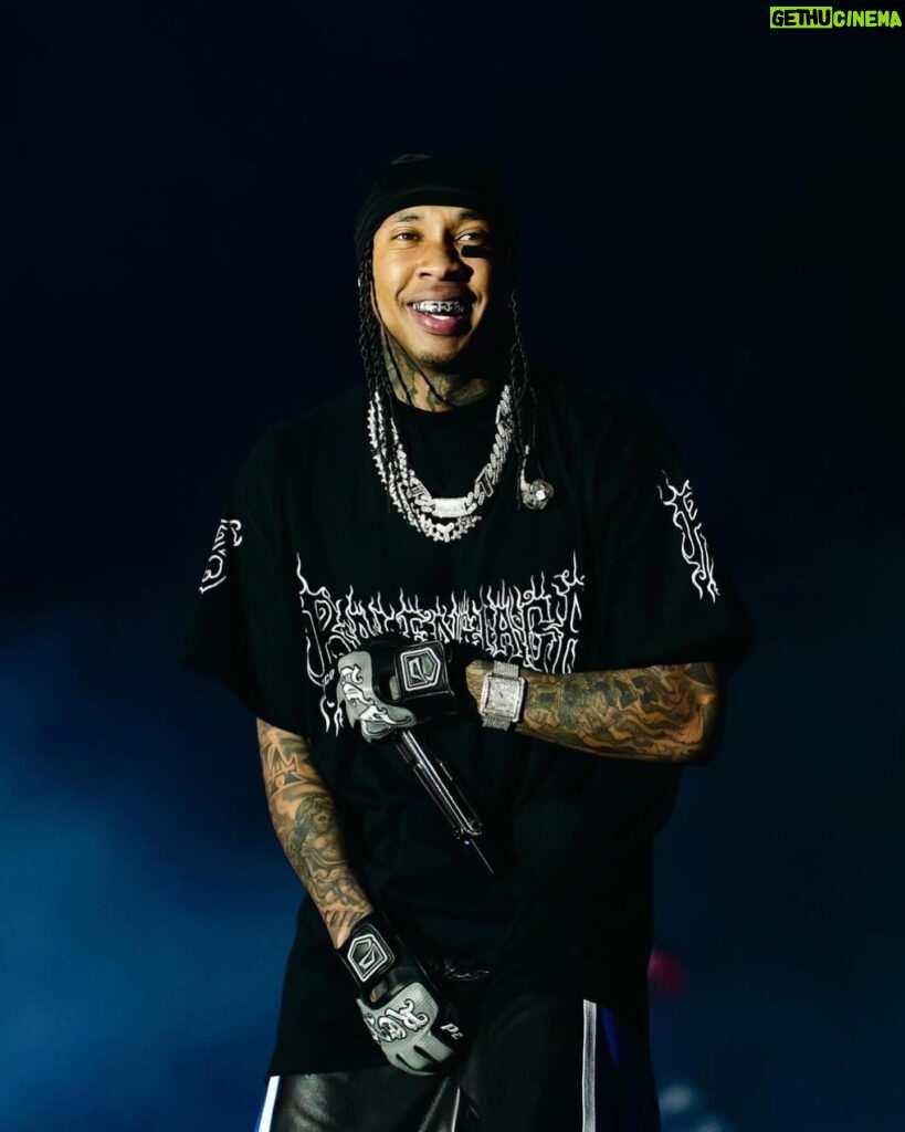 Tyga Instagram - 🖤