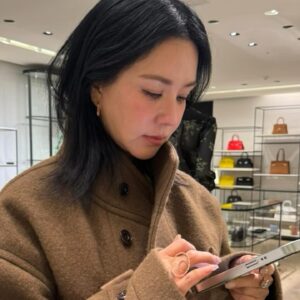 Uhm Jung-hwa Thumbnail - 21.9K Likes - Most Liked Instagram Photos