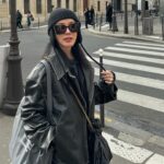 Uhm Jung-hwa Instagram - 오늘은 10000보를 걸었어!! 목이 말라 들어간 조그만 카페에서 오또니엘 님을 만났어. 너무 기분 좋은날이지 뭐니. #paris