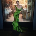 Uma Thurman Instagram - Met Ball, bathroom scene