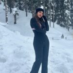 Unika Ray Instagram – Snowflakes are kisses from heaven ❄️

#unika #kashmir #gulmarg #travelphotography #kashmirphotographers #naturelovers #snow #snowday