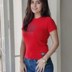 Urvi Singh Instagram - I'm not🙅🏻‍♀️ going to use Google anymore, because when I saw👀 you i knew the search🔍 was over.