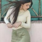Urvi Singh Instagram - My soulmate is out there, pushing a pull door...I just know it😓.