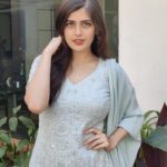 Urvi Singh Instagram - The world🌍 will be a better place without me🥹, that is why I have to keep on living🥀.