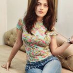 Urvi Singh Instagram - 8 billion smiles😁 in the world, Yours🥰😘 is the only one, I run away from🏃🏻‍♀️🏃🏻‍♀️🏃🏻‍♀️