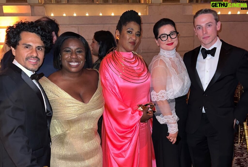 Uzo Aduba Instagram - I am reminded during events like yesterday’s #TonyAwards just how important family really is. Both the biological and the chosen. The true love I am blessed to have in my life, and that we are able to share these special memories together. Thank you @theTonyawards for an unforgettable and wonderful night. Congratulations to each of last night’s winners, and thank you to my beautiful and loving family. Last night was the tops! #theaterkid #familyfirst