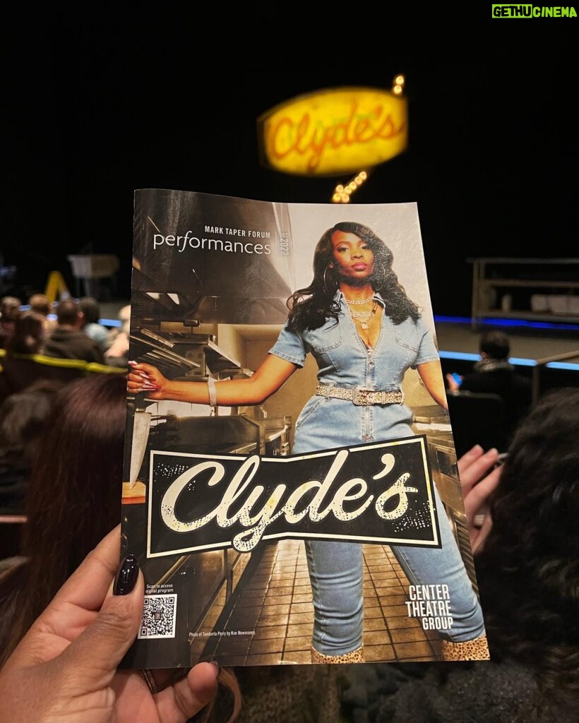 Uzo Aduba Instagram - What a joy to be in the audience this go around for Clyde’s! It was a joy to see it for the very first time. Congratulations to the LA company on your run, you were all fantastic! Big love to my NYC casemate from@the show, @reza.salazar and @kevinkenerly ! What a treat! #theaterkid