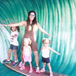 Valentina Oliveira Instagram - Foto clássica🤍🌊 Feliz dia das crianças 🫶🏼🥰