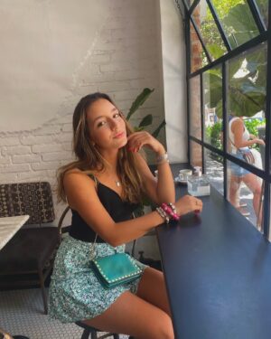 Valentina Oliveira Instagram - photodump do fim de semana 💚🐛☘️😌🙃