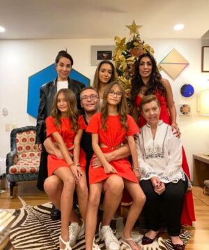 Valentina Oliveira Instagram - Merry Christmas 🤍✨ photo dumb com algumas fotinhos 🙃Espero que todos vocês tenham um natal de muita luz e felicidade amoreeees🤍