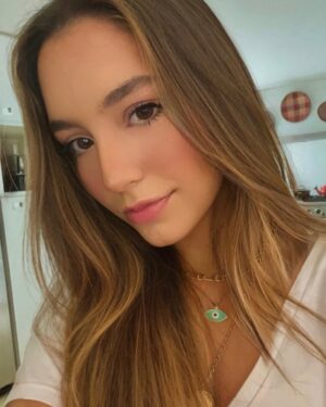 Valentina Oliveira Instagram - Selfie 💖💋🌈🦋✨