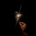 Valentina Romani Instagram - Queste sono una serie di cose che ho capito quest anno: che mi piace la luce, che mi piacciono i riflessi e che purtroppo o per fortuna, il tempo passa (se ho capito bene). Poi ho capito anche che tante cose non le capirò mai e va bene così. Daje 2024 🪄