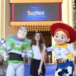 Valentina Romani Instagram - Sono dentro un sogno 🩵✨🧚‍♀️🫧 @disneylandparis #DisneylandParis30 #SuppliedBy