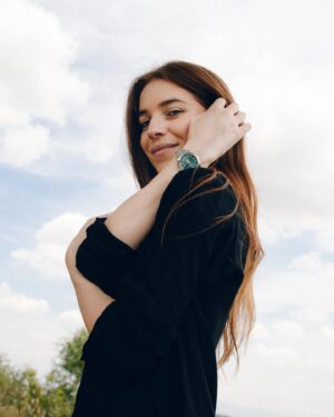 Valentina Romani Instagram - One day at time with @omega #AquaTerraShades 
#adv