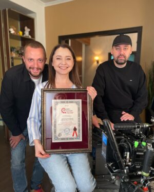 Valentina Rubtsova Instagram - ⚡️Дорогие зрители! Наш сериал «САШАТАНЯ» попал в Книгу Рекордов России 🇷🇺 💪 И это произошло благодаря каждому из вас,вашей любви,вашему вниманию и ,конечно,нашей уникальной супер-команде! ❤️💪 С радостью и гордостью принимаем поздравления в новом статусе « Самый продолжительный спин-офф сериала в России» Урааааа!!!🎉