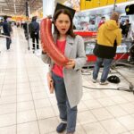 Valentina Rubtsova Instagram - Я очень вкусно режу колбасу 👍