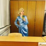 Valentina Rubtsova Instagram - ⚡️Друзья ‼️Очень волнуюсь,но Жду вас сегодня в театре «Русская песня» @folkteatr @ngbabkina на спектакле «Очень весёлые ребята»🎭