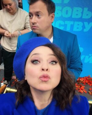 Valentina Rubtsova Instagram - Включаем @tnt_online и продолжаем смотреть новые серии «САШАТАНЯ»!Чувствуй мою любовь!
Целую.
Ваша В.