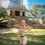 Valeria Lukyanova Instagram - Всех интересует красота , деньги, мода, молодость . Жаль , этикет и культура не так интересна , искусство, опера, симфонический оркестр это не так увлекательно как обсуждать чужой Аватар , понимаю . Интеллектуальный труд , развитие нейронов - все таки сложновато для современного индивидуума , … не для средних умов, я все понимаю … 🧠 а интеллектуальное развитие , эмоциональный интеллект и философия - это роскошь в наши дни . Это ясно. 🫱🏻 На что я могла рассчитывать в интернете , в Реале, и в целом в этом мире ? Я привыкла. А вы? 🌺🌺🌺 моя группа по уходу за собой по ссылке в профиле вступайте #кудьтура #философия #самодостаточность #саморазвитие #глупость #эмоциональныйинтеллект #сигма #сигмадевочки