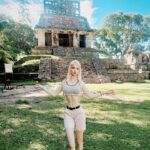 Valeria Lukyanova Instagram - Всех интересует красота , деньги, мода, молодость . Жаль , этикет и культура не так интересна , искусство, опера, симфонический оркестр это не так увлекательно как обсуждать чужой Аватар , понимаю . Интеллектуальный труд , развитие нейронов - все таки сложновато для современного индивидуума , … не для средних умов, я все понимаю … 🧠 а интеллектуальное развитие , эмоциональный интеллект и философия - это роскошь в наши дни . Это ясно. 🫱🏻 На что я могла рассчитывать в интернете , в Реале, и в целом в этом мире ? Я привыкла. А вы? 🌺🌺🌺 моя группа по уходу за собой по ссылке в профиле вступайте #кудьтура #философия #самодостаточность #саморазвитие #глупость #эмоциональныйинтеллект #сигма #сигмадевочки