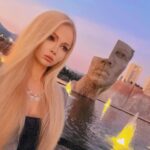 Valeria Lukyanova Instagram - В данный промежуток времени кастовую чистоту соблюдать крайне необходимо! Благодаря огромной волне высоких вибраций, исходящих частиц разогнанных из церна любые энергии очень быстро приобретают свою плотность, поэтому когда общаешься с низко-вибрационными людьми можно упасть вниз , в их событийность. Поэтому если вы не хотите проблем , таких людей нужно остерегаться или держать их от себя на большом расстоянии , хотя в этом сейчас нет никакого смысла. Сейчас вибрации настолько разогнались , что можно притянуть к себе и более интересных людей во мгновение ока, стоит только знать методики. Я бы сказала , что сейчас магией может владеть даже самые неспособный человек , т к у нас действительно сейчас преобразовано намерения , причём абсолютно у всех , кто что-то делает. Вы это заметили?