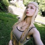 Valeria Lukyanova Instagram - Некоторые барышни приходят ко мне на страницу с оскорблениями пишут нелепые низкоинтеллектуальные выпады , пробуют за мой счет самоутвердиться, их побуждает на это СТРАХ собственного старения. Они не осознают всей глупости своего положения, написывая мне столь абсурдные вещи, как то что я выгляжу на 30 следя, как не нормальные за мной, навязываясь и строча комментарии, вызывая у моих учеников лишь недоумение и жалость. Мне так же искренне жаль их, хотя я биологически и младше их, но моя мудрость и опыт говорит о том, что они не виноваты , она заложники паразитов которые сделали их глупыми и злобными, так как по состоянию тела и органов , они уже глубоко за 30 лет. Это очень задевает этих не по годам зрелых , нездоровых женщин, которые в глубине души хотят, чтобы я помогла им , и сняла эту жуткую, терзающую их боль , которая побуждает мне ежедневно писать, с пеной у рта. А больно им от того, что у них уже изношенная , отекшая и растянутая кожа, на лице и теле, рыхлый тургор , при ходьбе ноги трутся друг об друга вызывая неприятные ощущения и опрелости, все дребежжит, как холодец, на коже вмятины, она неровная, прыщавая и вся в родинках и папиломах, куча болезней, нет талии, часто толстые и целюлитные очень отекшие и полные ноги, абсолютно отекшее шарообразное лицо, в целом больной вид... Я уже молчу о эстетической стороне, где не было никогда идеальных пропорций , даже в совсем юном возрасте, иными словами - это называется серые мышки , невзрачной наружности, не успевшие повзрослеть - уже постарели. Я понимаю, это ужасно родится в некрасивом и больном теле, с поломанными генами, но страшнее быть уродливыми внутри и от злости писать молодым , красивым девочкам, вроде меня, ядовитые комментарии, истекая злость/ и завистью к красиым, моложым и успешным, к их жизни, уму, возможностям, которых у них никогда не будет. А все виноват образ жизни. Но не смотря на все, я готова протянуть руку помощи каждому кто обратиться ко мне на программу Эталонный Аватар и вытащить вас из ямы, в которую вы норовите. #омоложения #омоложениелицаитела #уходзасобой #зависть #страх #страхстарения
