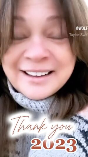 Valerie Bertinelli Instagram - It’s been quite the journey this year! 🥹 🥰 You can see the relief and even a little fear in the opening clip (shot on January 1, 2023) and the pure joy that starts to take hold as I find my way back to myself throughout the year. (shout out to my therapist for kindly walking me through all the uncomfortable emotional work 😅) 
I have so much gratitude for my family and friends, finally being able to freely spend time with them has been such a big source of comfort, joy, hilarity, and healing. I love them all so. ✨♥️
And I am grateful for this community here online 🙏🏻 I want you to know that you have helped me too. I can’t thank all of you enough for being here and letting me work through my pain on our little walks with Luna. 🐾 Helping me and giving me insight and even sharing your pain and your healing with me. I hope I have also helped you. 🤍
And do me a favor? Indulge in your life. The good, the bad, and the ugly. Feel it all, then do your best to release what doesn’t belong to you. Please don’t tolerate the intolerable. You deserve better. We all do. We deserve the best this life has to offer. We ARE enough and I am so thankful for every single one of you. 🥹💖
Here’s to a glorious 2024! 🥂💫