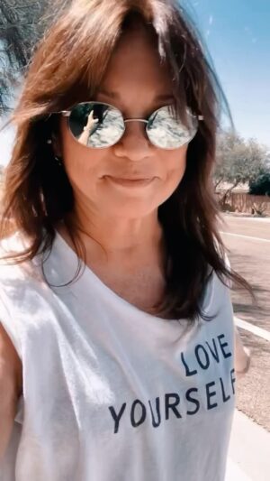 Valerie Bertinelli Instagram - When I go on my walks, I do a lot of reflecting. Sometimes sweet, sometimes challenging.
Reflecting on this week and the kindness all of you have shown me in our conversations at the Indulge book signings, and here online, I just wanted to send out a huge thank you for supporting me and for all your sweet responses to my life updates. 🥰 
I truly love this community that we have built here. 
Thank you for sticking around. Through the challenging and through the sweet. 💜