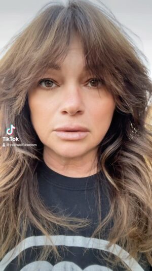 Valerie Bertinelli Instagram - I have never, nor will I ever look like this 🫠 and I am good with that 🥰 
But DAMN these TikTok filters got me trippin 🤯
Shout out to my 63-year-old neck giving me away. You go girl!