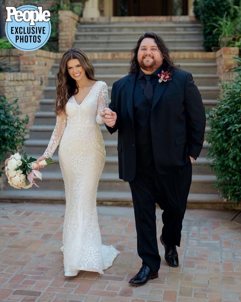 Valerie Bertinelli Instagram - Wolfgang Van Halen is married! 💍 The son of Eddie Van Halen and Valerie Bertinelli wed his fiancée Andraia Allsop surrounded by 90 guests at their home in Los Angeles on Sunday, sharing all the exclusive details with PEOPLE. Tap our bio link to learn all about their special day! | 📷: @christineskariphotography